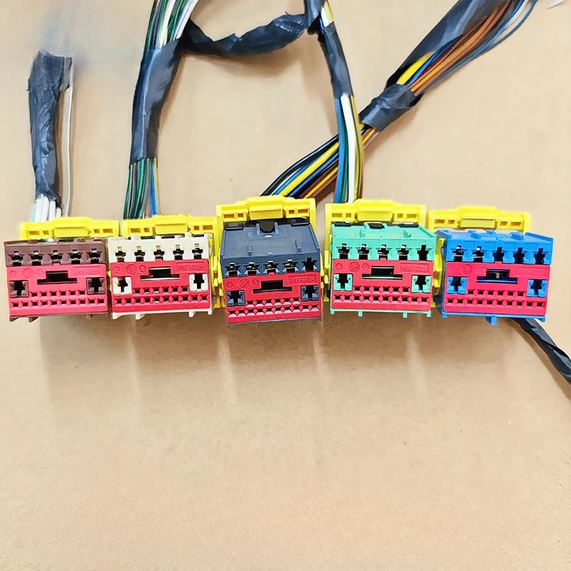 

1pc for Landrover Range Rover FORD ESCORT Mondeo EDGE Body BCM ECU module plug