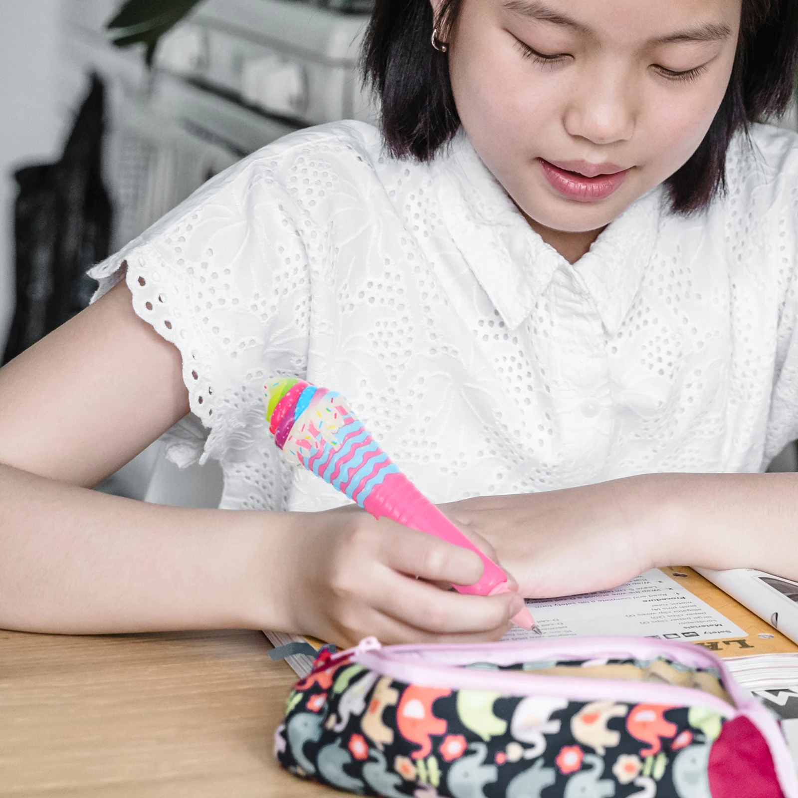 

Cartoon Cone Erasable Cute School Supplies Kids Teens Writing Drawing Gifting Smooth Ink Flow Lightweight Portable Fun Gel Ice