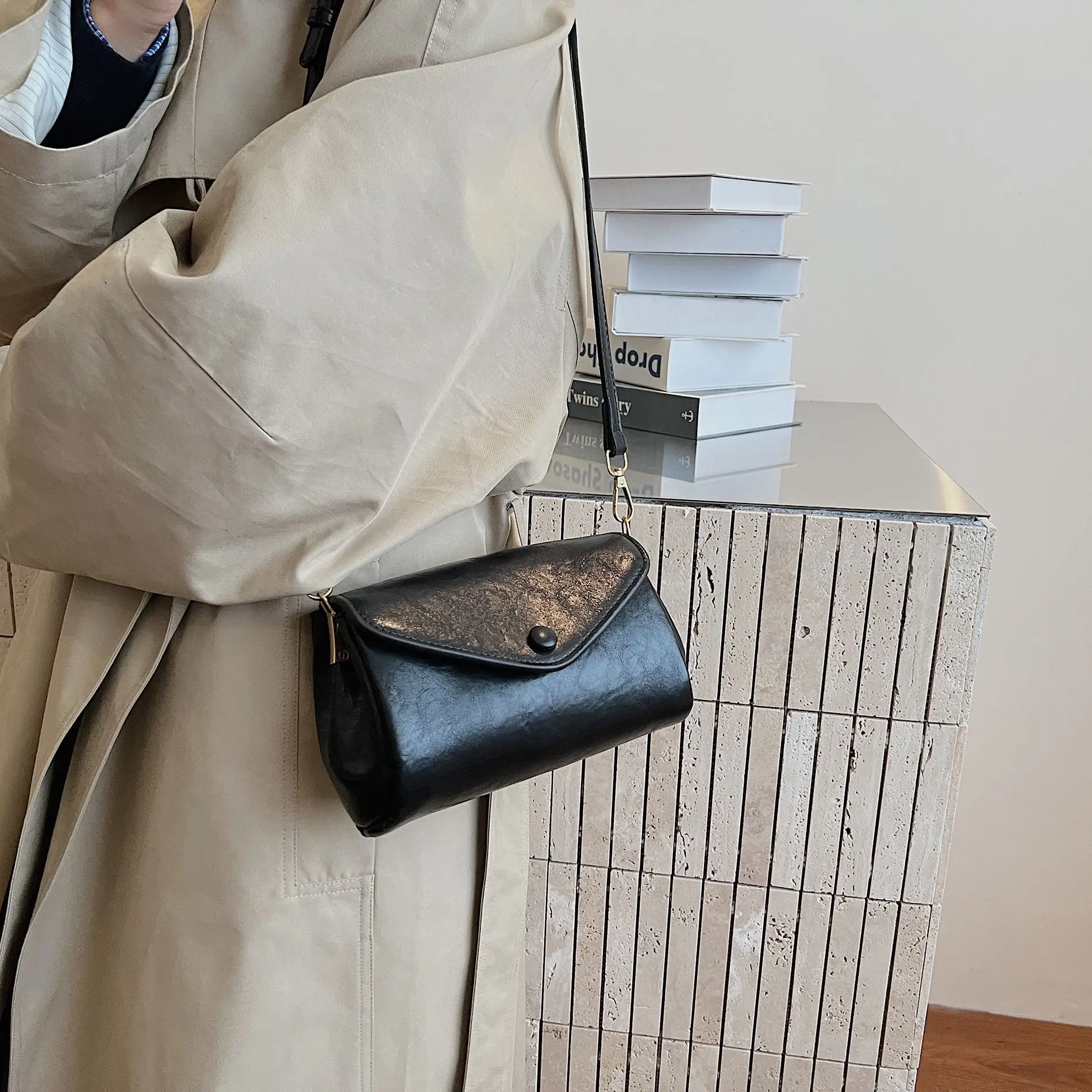 

2025 Women's Puffer Crossbody Bag, Genuine Leather Soft Pillow Shoulder Purse, Vintage Chic Large Capacity Tote for Work