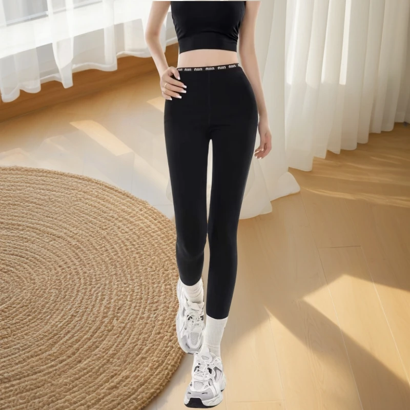 

Women's Yoga Pants Fce Lined Slim Fit Winter Outerwear Versatile Bla Silk Camere Letter Pattern mid Waist Long Trousers
