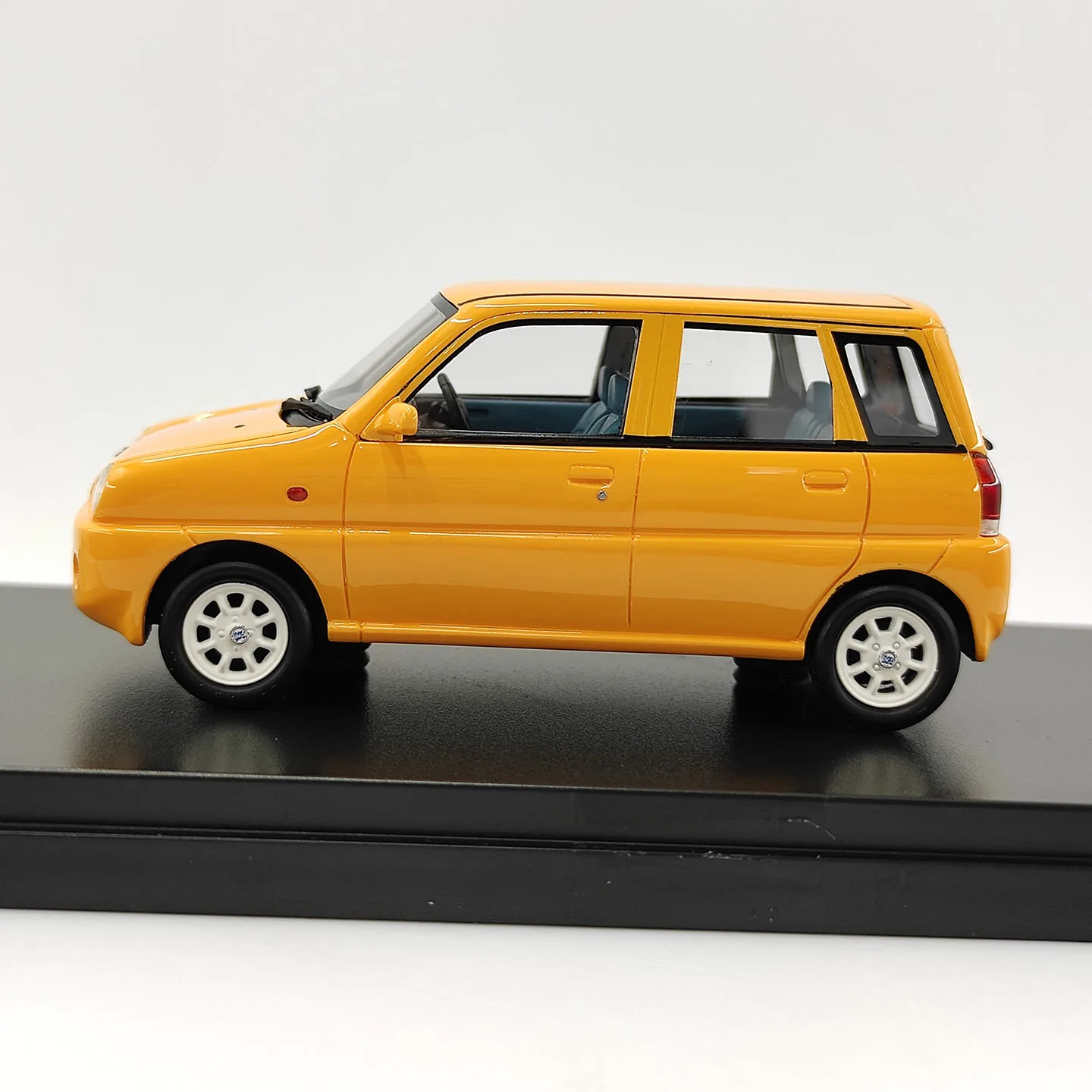 Hi-Story 1:43 Scale Subaru PLEO NICOT 2002 Yellow Resin Car Model