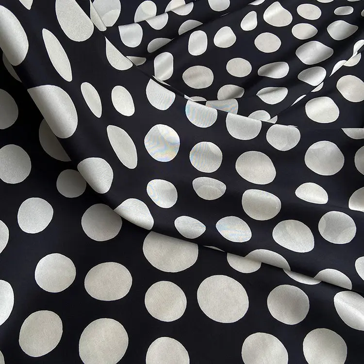 

Ширина 140 см, ткань из шелка дупиони в горошек, жесткий и структурированный тутовый шелк для юбок, платьев, расклешенных юбок и блузок