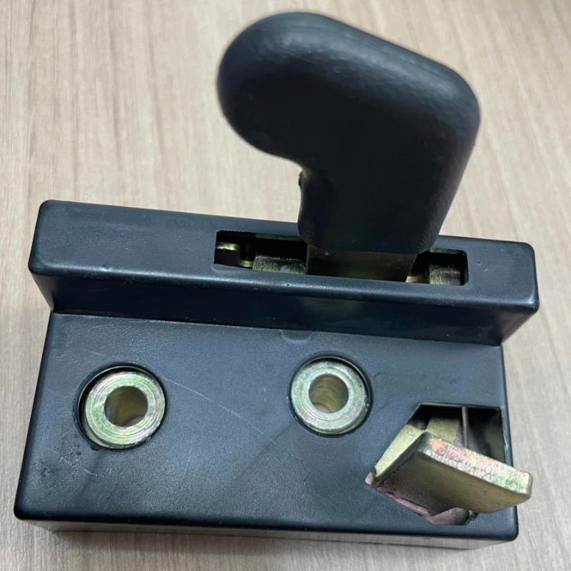 

Оригинальные детали трактора с замком левой и правой двери для Deere Tiantuo 60 654 720 724