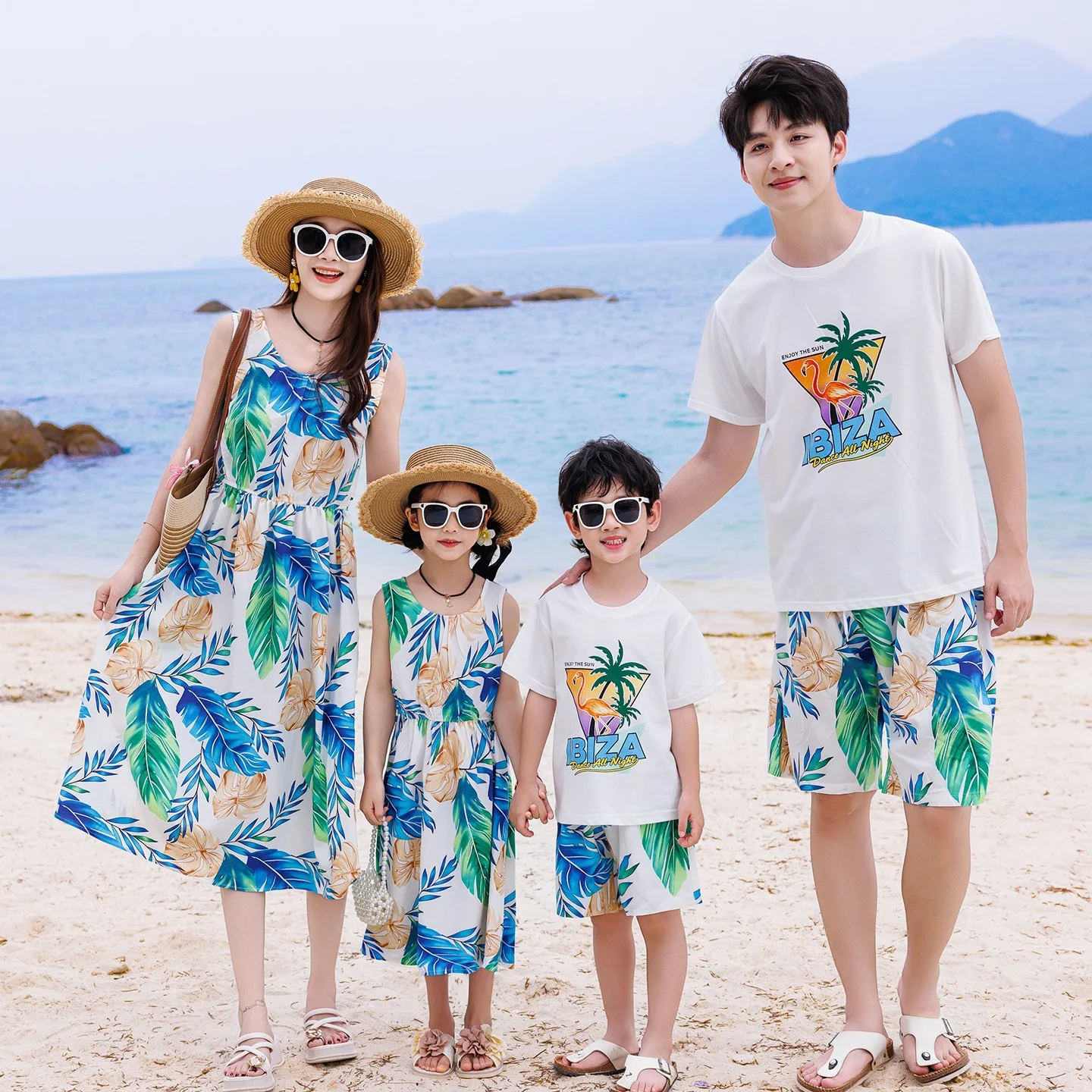 Family Beach Matching Outfit Vacation Dad Son Two Piece Sets Palm Tree Mom Daughter Dress Couple Holiday Parent Child Clothes