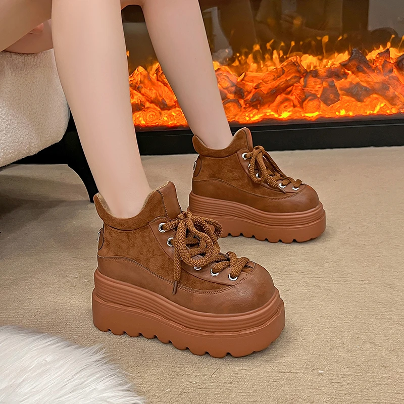 

Женские зимние ботинки 8 см, зимние плюшевые теплые женские хлопковые туфли, новинка 2025 года, замшевые нескользящие уличные полусапожки, увеличивающие рост