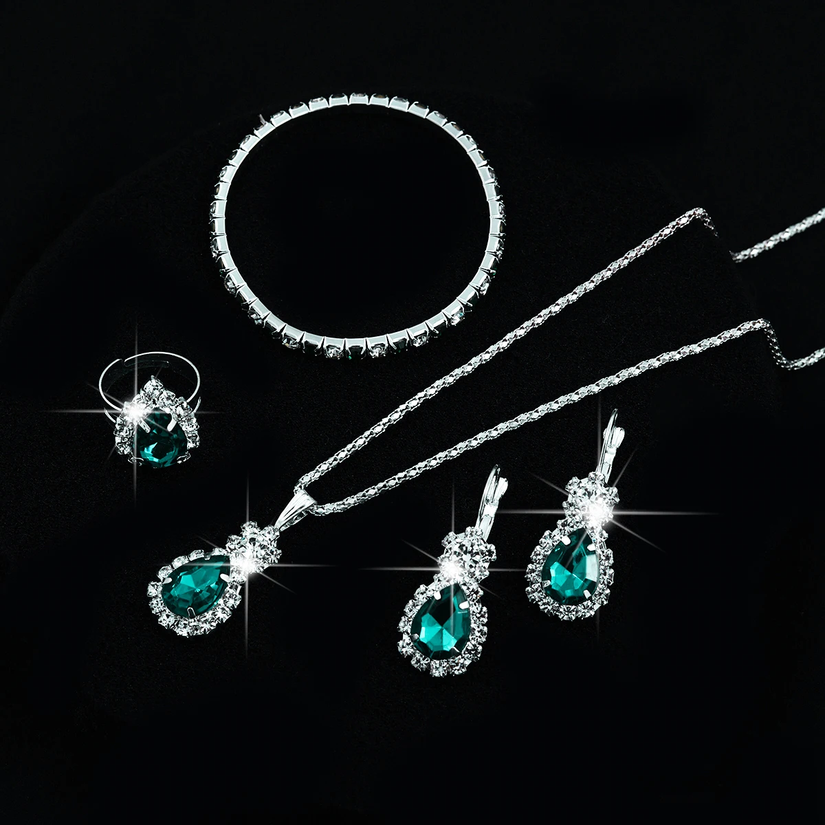 5-Piece Set of Fashionable Women's Green Teardrop-Shaped Stainless Steel Rhinestone Jewelry Set, Including Necklace, Bracelet, Earrings, and Ring, as a Holiday Gift for Her