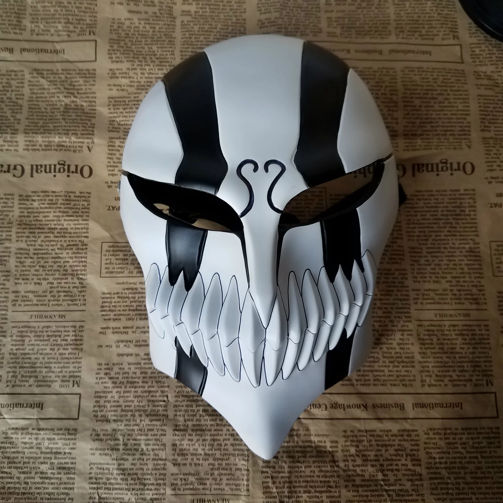 Halloween Horror Death Mask Kurosaki Ichigo Full Face Mask Anime Men's Gundam Hand-made White Model