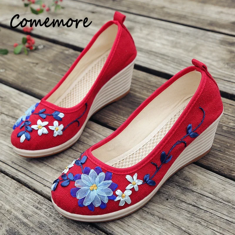 2024 New Round Head Wedges Embroidered Shoes Ethnic Style Flower Cloth Shoes Comfort Leisure Flat Walking Shoes Non-slip Sneaker