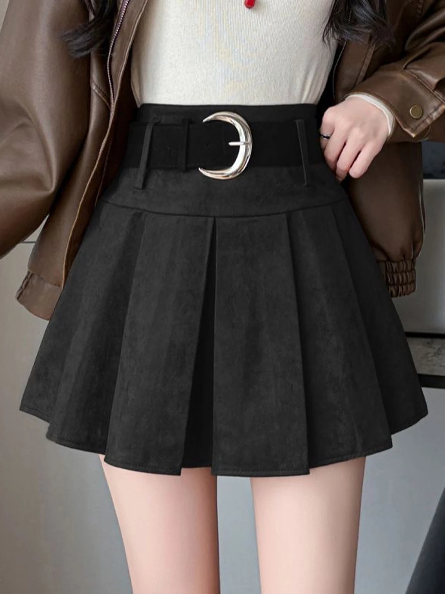 High Waist Pleated Short Skirt Women's Casual Leather Velvet A-Line Fluffy Half-length Skirt for Autumn New Style Slimming