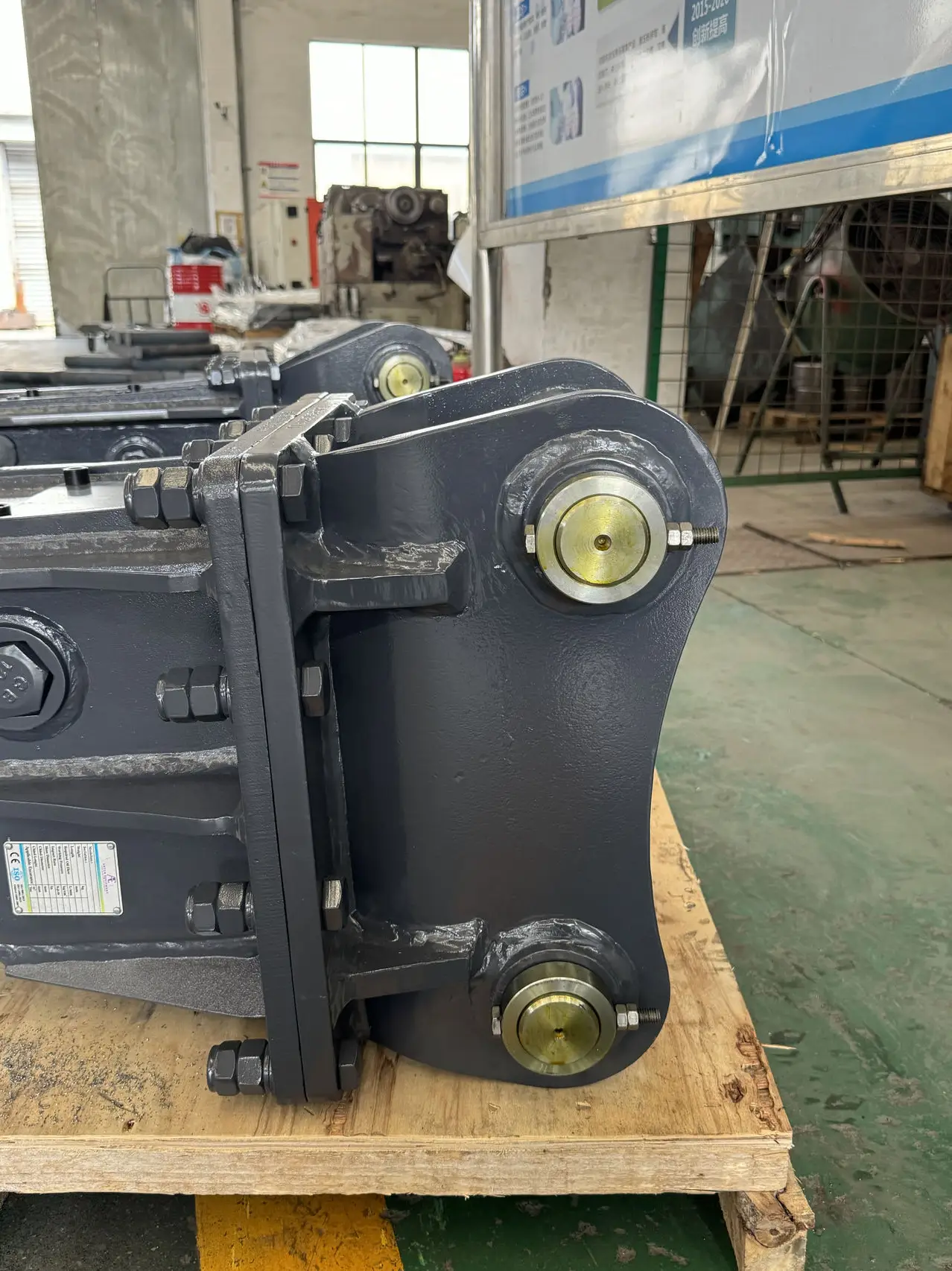 China Factory Oem Accepted Excavator Parts Construction Machines Hydraulic Side Type Breaker