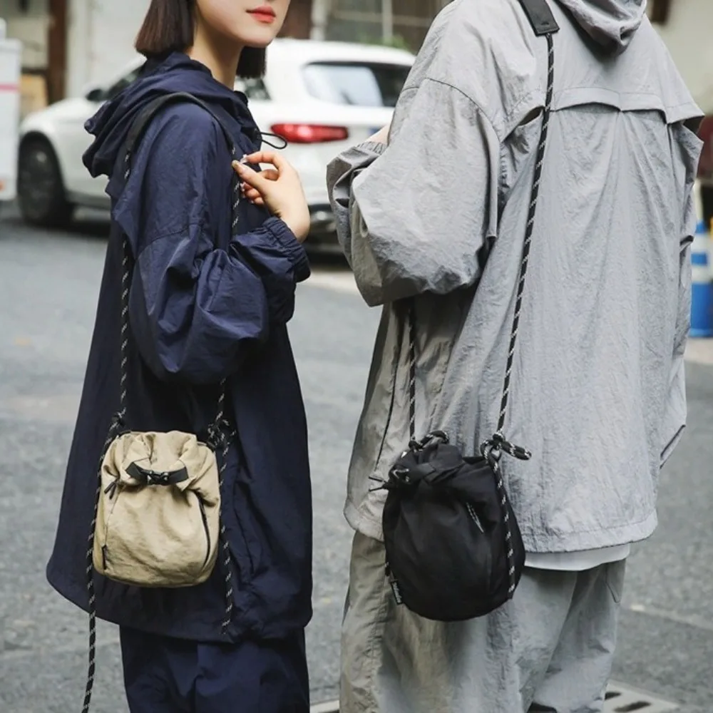 Bolsa de ombro de náilon estilo coreano com cordão balde saco moda cor sólida pequena bolsa crossbody