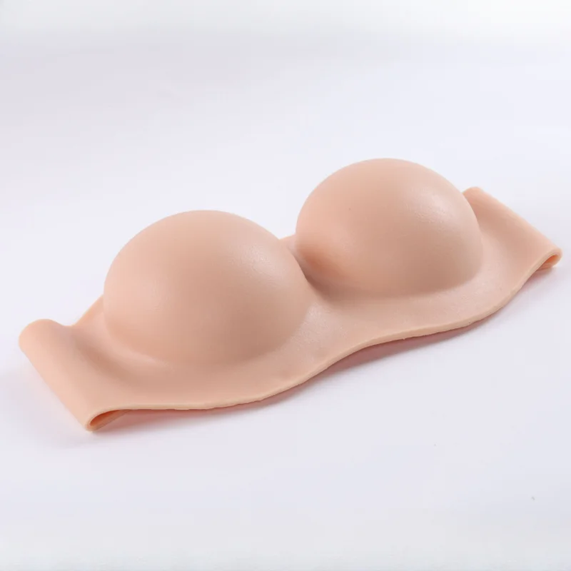 Strapless silicone wearing on breasts provides a more comfortable and easy to wear experience. Combining style and comfort,