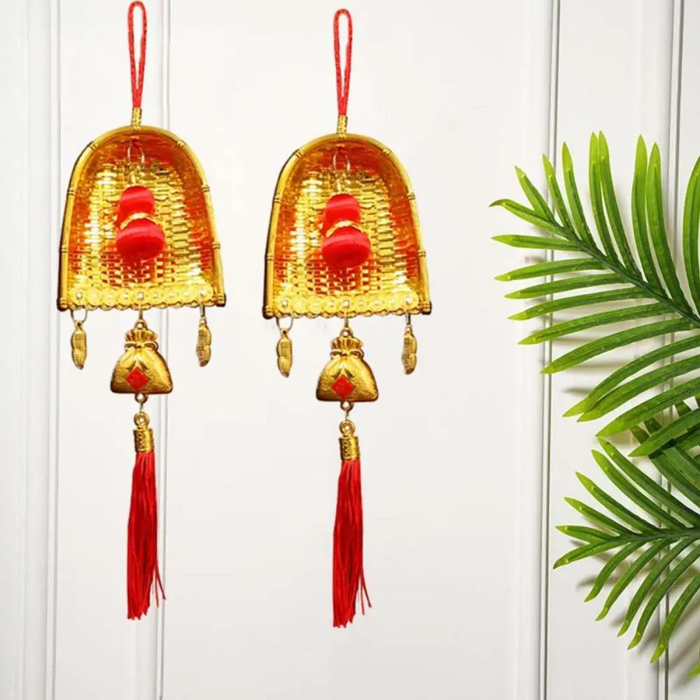 مكنسة بلاستيكية ذهبية معلقة على شكل ثعبان مزخرف، زينة معلقة محظوظة مع شرابة، قلادة السنة الصينية الجديدة اللطيفة