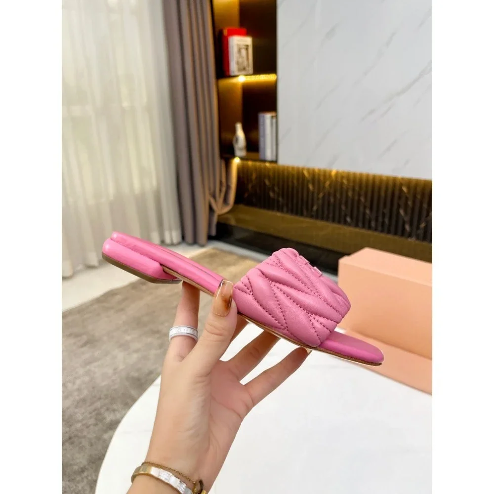 25 gran oferta M sandalias de mujer zapatillas hogar ropa al aire libre hogar fondo plano antideslizante moda de verano plisado cabeza cuadrada fondo plano