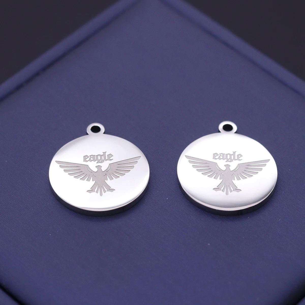 2pcs Stainless Steel Eagle Letter Charm Winged Eagle Engraved Round Pendant DIY Necklace Bracelet Jewelry Making Craft Accessory