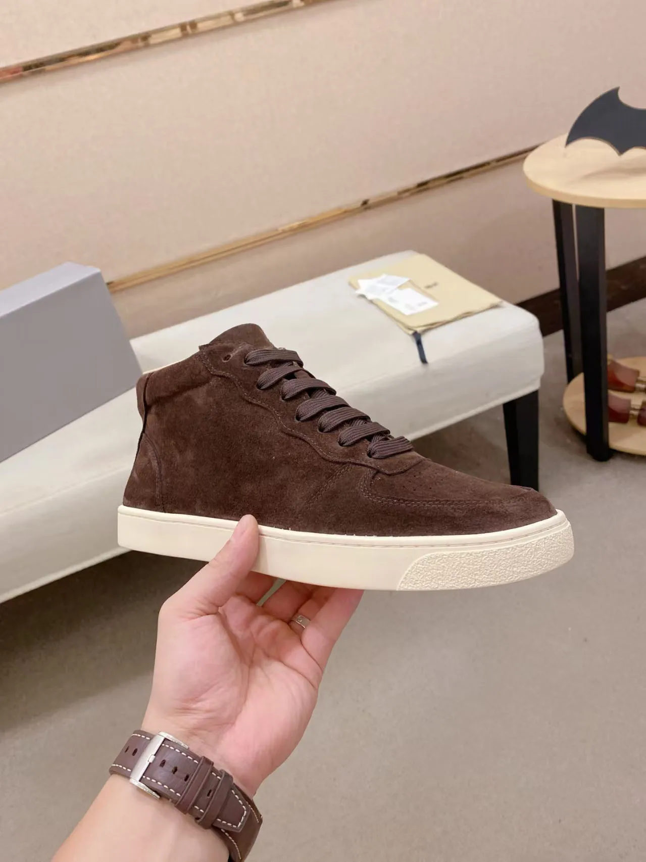 أعلى جودة عالية أعلى حذاء كاجوال حذاء رياضة الزهور التطريز التقنية قماش B23 المدربين المائل إمرأة رجل فستان أحذية رياضية