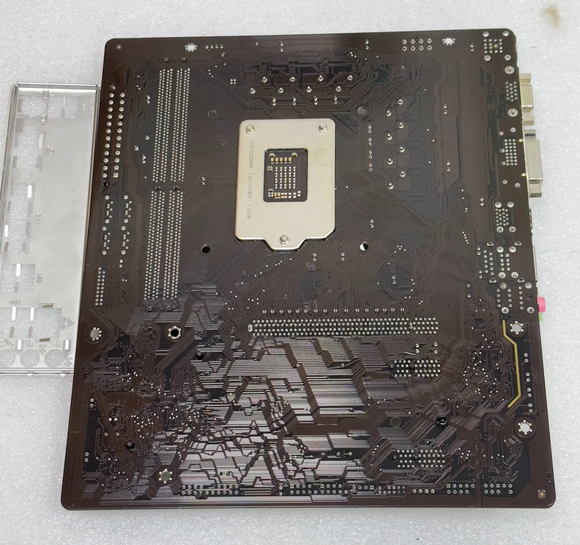 Рисунок 2 - Материнская плата известного бренда-H510M DS2V