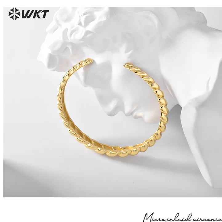 

WT-B646 Женская мода витой дизайн 18-каратного настоящего позолоченного открытого размера регулируемый желтый латунный металлический браслет 10 шт.