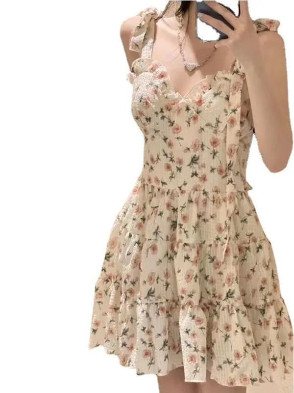 Robe à bretelles florales de style français, bord d'oreille en bois, ceinture amincissante, style doux avec une robe, été 2024, nouveau, X4R7