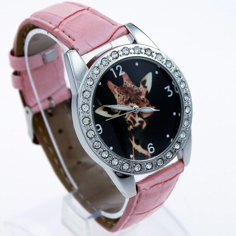 Giraffe Animal round Crystal Watch in Leather for Students Unique Gift
