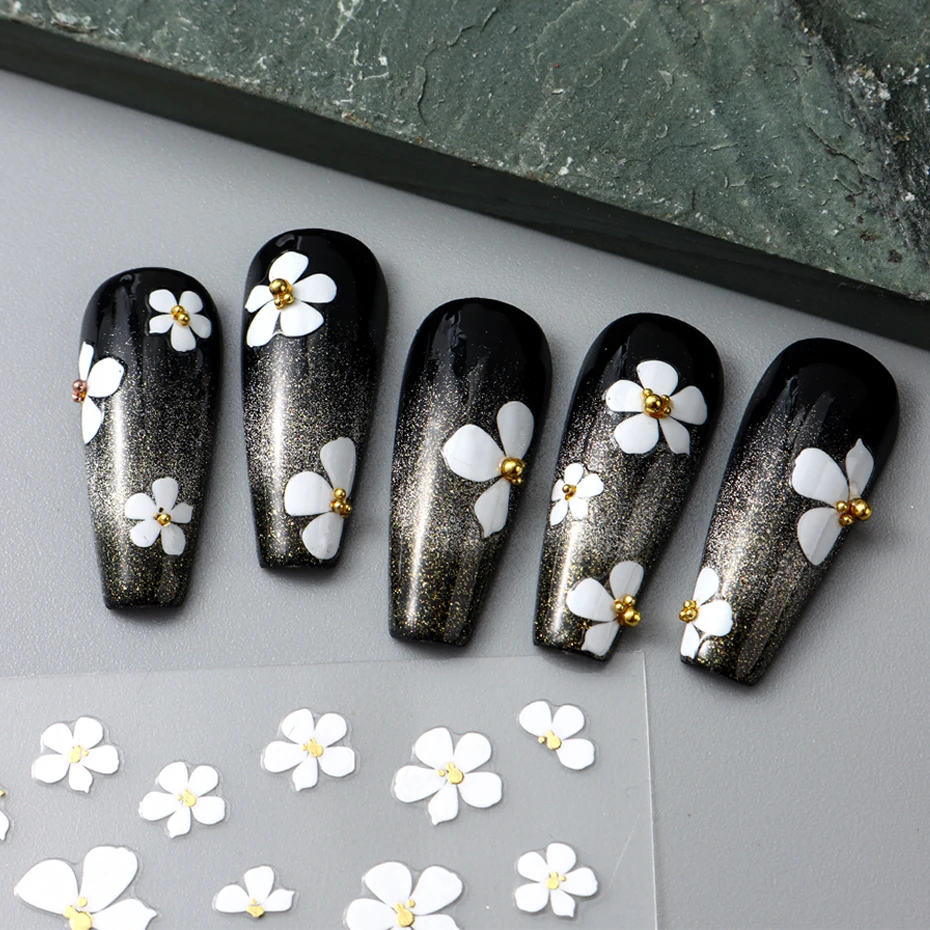 2 pezzi di fiori bianchi neri adesivi per nail art 3D decalcomanie ciondoli fiori semplici decorazioni per unghie con perline dorate carine accessori per manicure