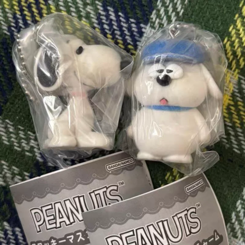 Bandai Gashapon Peanuts Snoopy Flocked Charm, Mini Figure Keychain, Bag Hanging Pendant Collectible Accessory