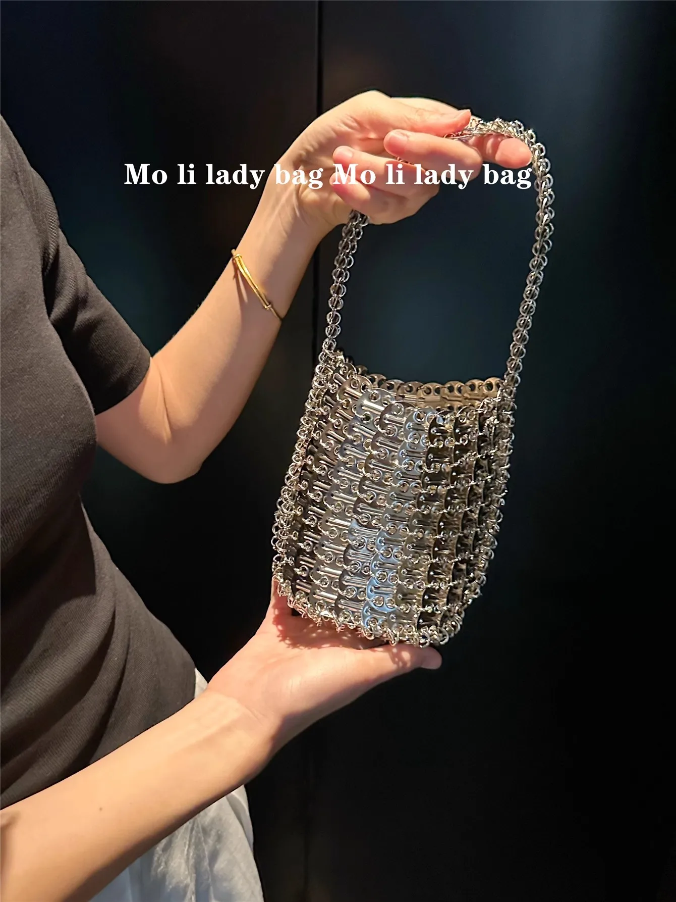 

Bling Shiny Silver Sequined Handmade Clutch Purse Fashion Metallic Bucket Bag Women Handbag Luxury Female Shoulder Bag