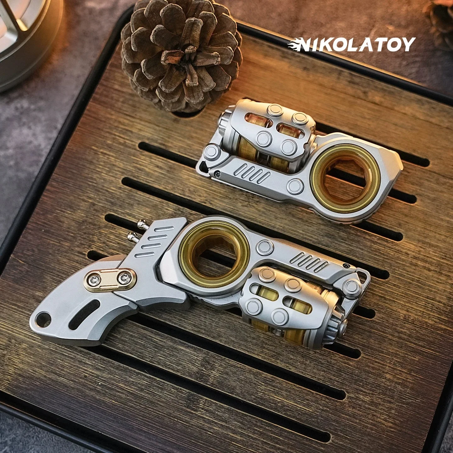 EDC Decompression Tool Composite Fingertip Gyro Ratchet Is A Decompression Tool Used To Maintain Focus and Relieve Anxiety