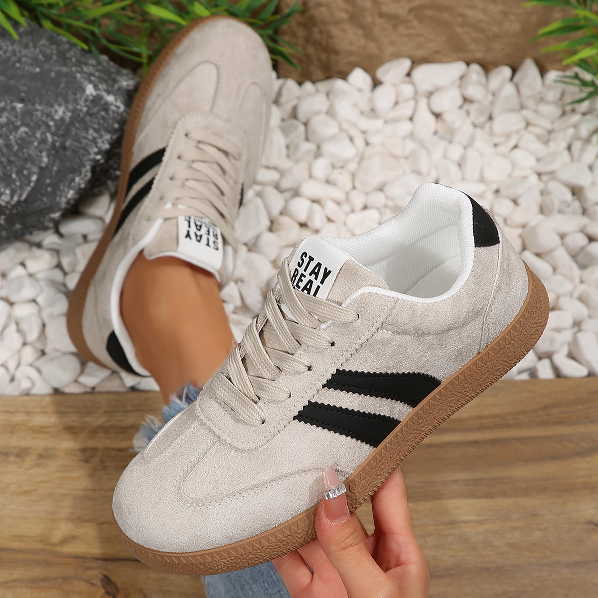 2026 Herbst Damenmode Wildleder-Sneaker mit Doppelschnallen-Metalldetails Leichte Atmungsaktive Bequeme Freizeitschuhe – Detail 12