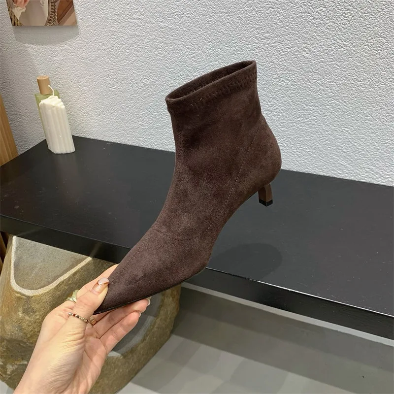 Short Winter/Autumn Padded Ankle Boots for Women Stylish Pointed Toe, Low Heel Boots 2025 Sexy Women's Large-Sized Boots