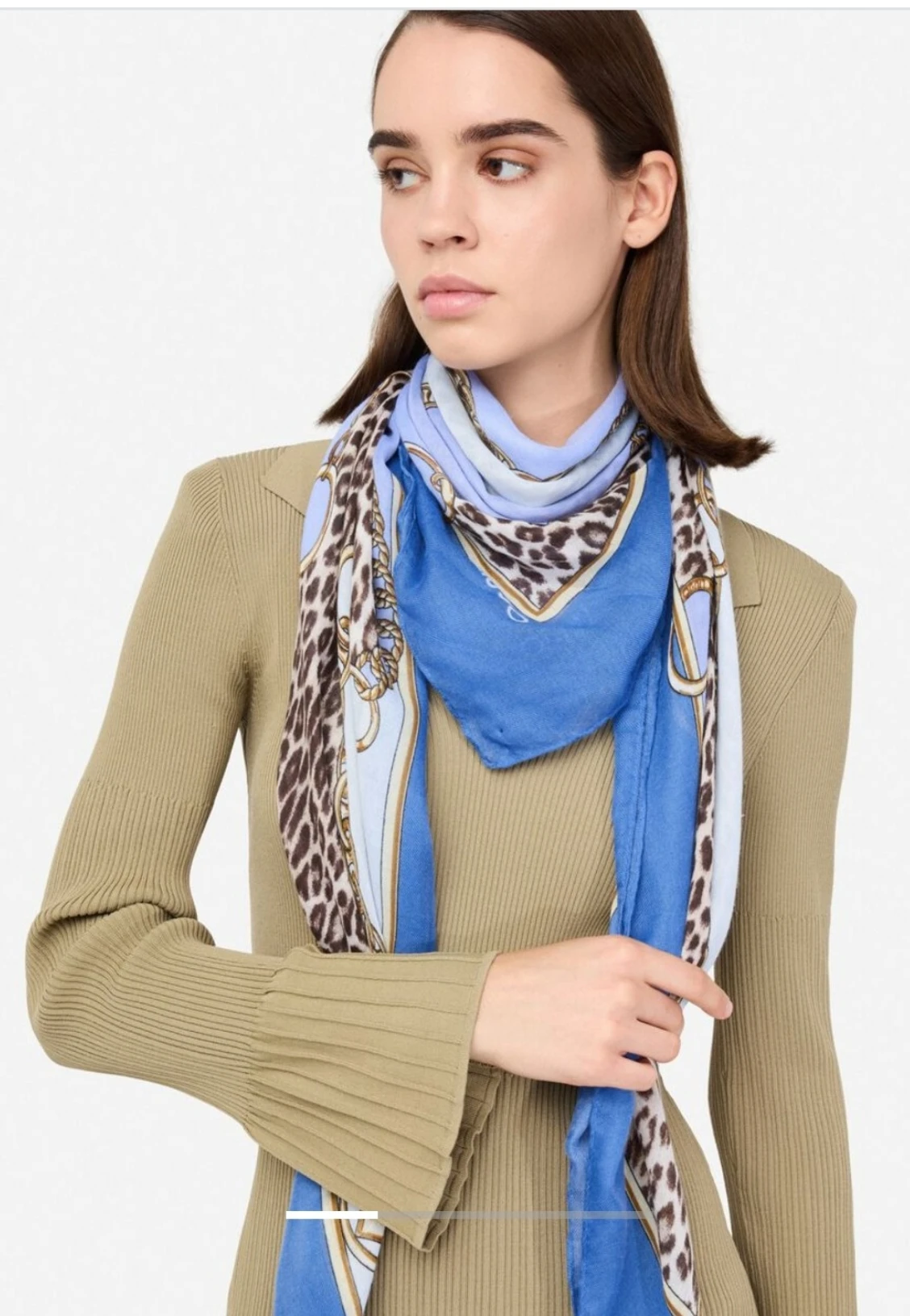 New soft print casual and simple gift from Spring and Autumn in Italy, trendy shawls and scarves
