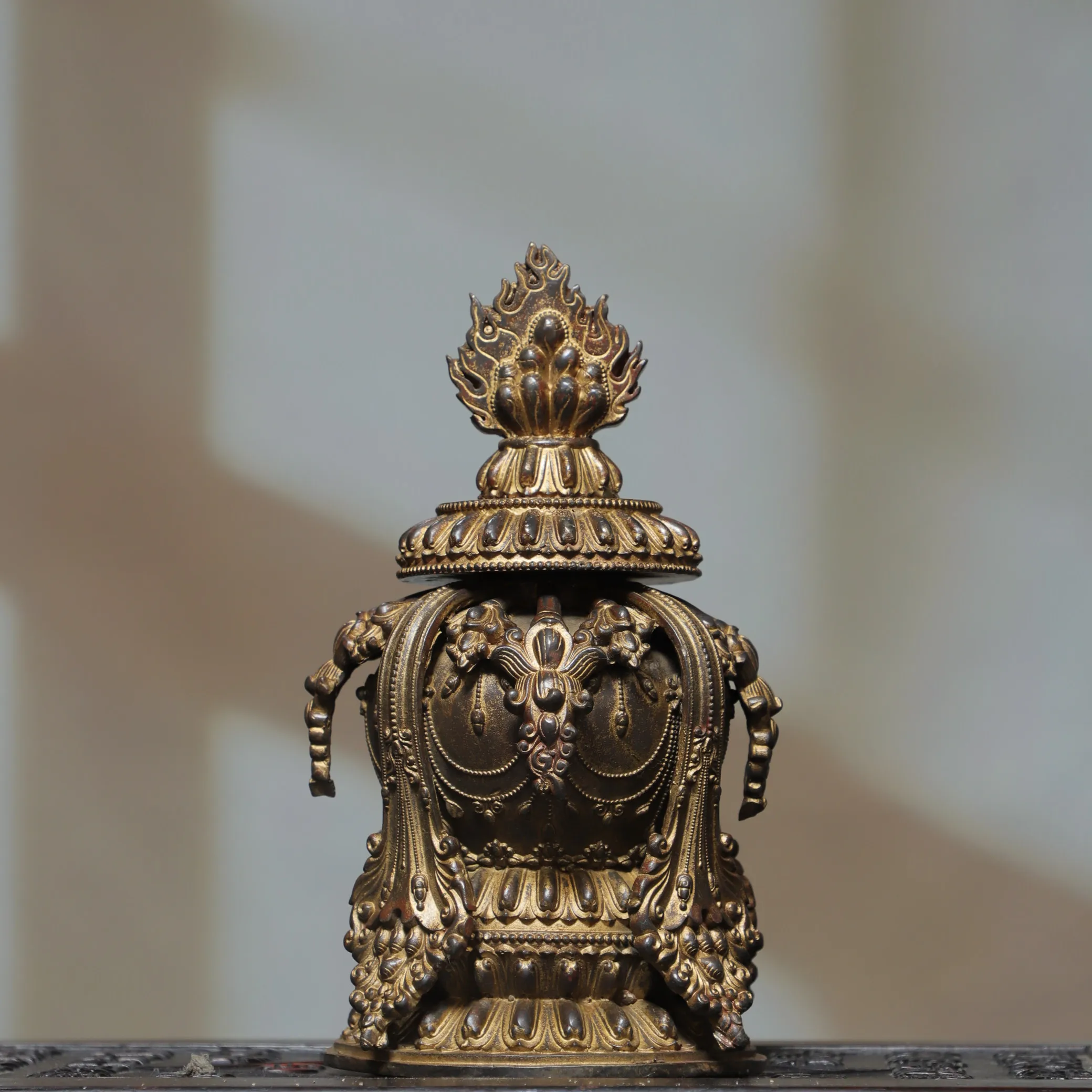 Old Bronze Gilded Cinnabar Good luck and happiness Eight Treasure Jars storage jar Blessings Wenfang screen Town house