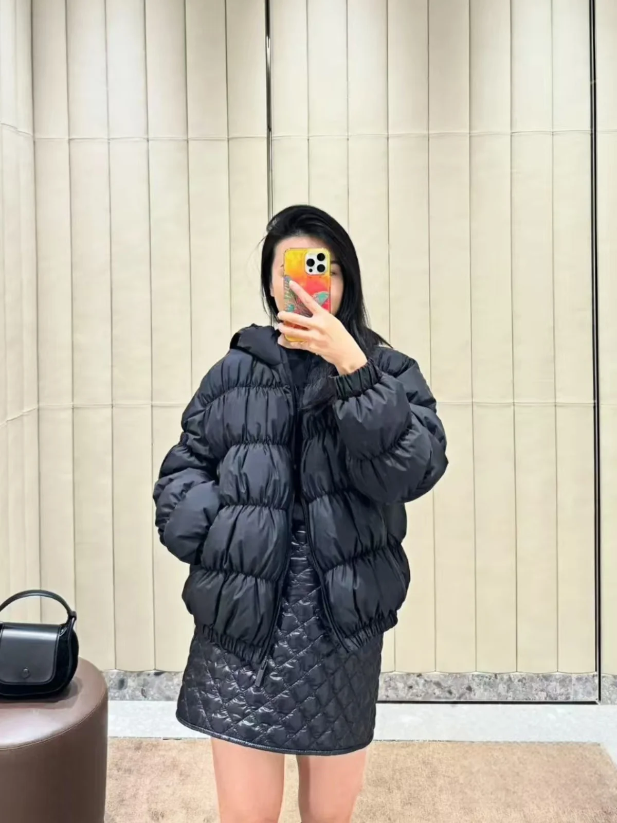 

New Luxury Hooded Pleated Flower Design Puffy Youthful White Goose down Ultra Soft Thickened Cool down Jacket Memory Fabric