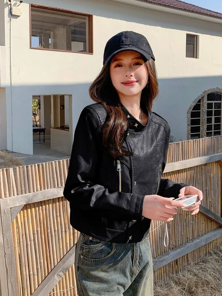 

​ Осенняя женская миниатюрная мотоциклетная куртка 2025 года, кожаное пальто с коротким воротником и милым крутым стилем ​