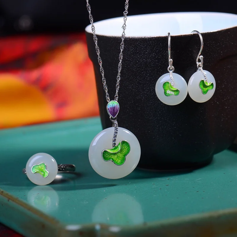 

Комплект из трех предметов Hetian Jade Peace, серебро 925 пробы с инкрустацией эмалью в стиле листьев