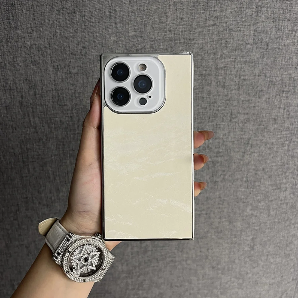 iPhone 16/15/14/13 Pro Max/16Pro用 オーロラ雪山柄ケース 高級感 シャイニーメッキ カメラレンズガラス保護 耐衝撃カバー