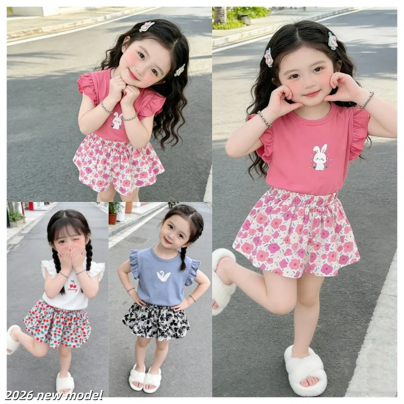 

Cartoon outfit with flutter sleeve tank top and floral shorts two-piece set, simple summer new style stylish cartoon outfit for