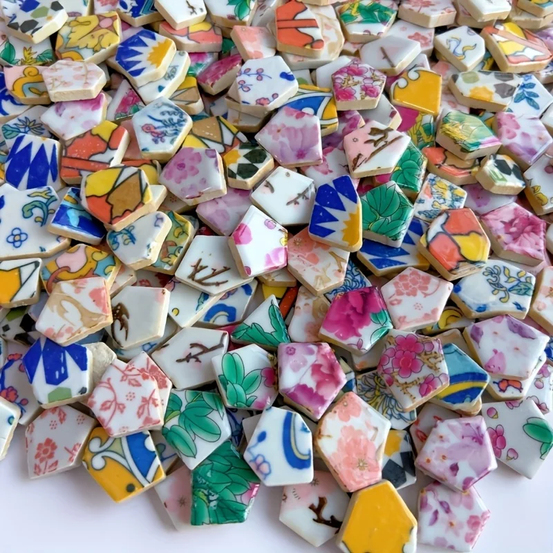 100/200 Grams of Moroccan Style Mosaic Materials, Multi-Size Mixed Printed Pentagonal Mosaic Pieces, Suitable for Handmade Creative Materials, Coaster Mosaic Materials, Art and Craft Creations, Parent-Child Craft Supplies, Vase and Candlestick Decorations, Art Mosaic Accessories