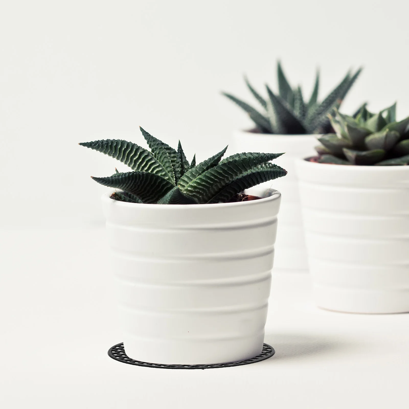 

100pcs Flower Pot Bottom Hole Pad Breathable Planter Mesh Drainage Air Flow Bonsai Pot Mats Garden Flowerpot Base Pad