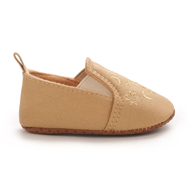 Zapatos de bebé de primavera y otoño de 0 a 18 meses, zapatos informales antideslizantes y cómodos de suela blanda de lona bordada