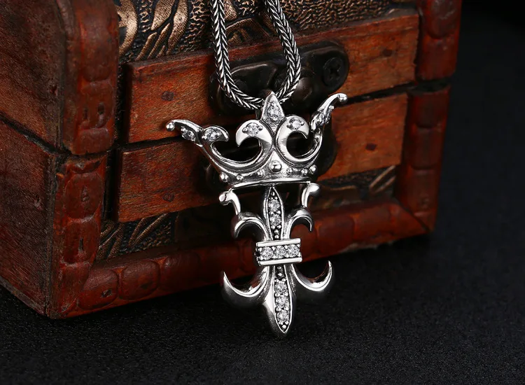 S925 pure silver necklace pendant, men's and women's boat anchor pendant, crown, Thai silver retro vintage vintage vintage perso