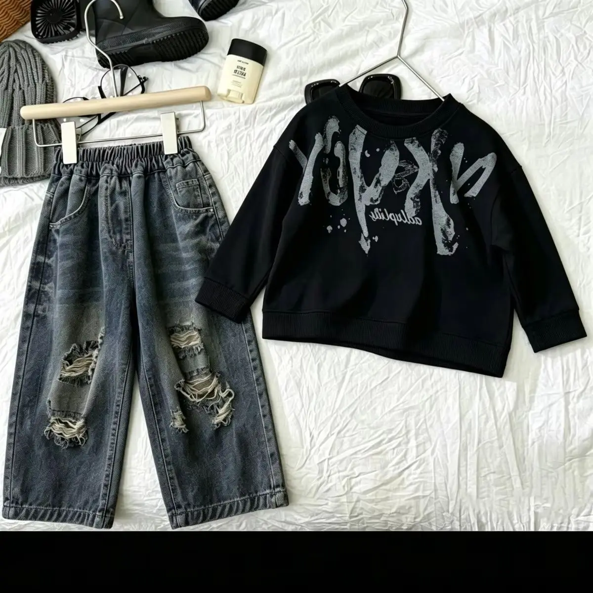 Boys' Spring and Autumn Set New Children's Long Sleeve Printed Top+Ripped Jeans Two-piece Set