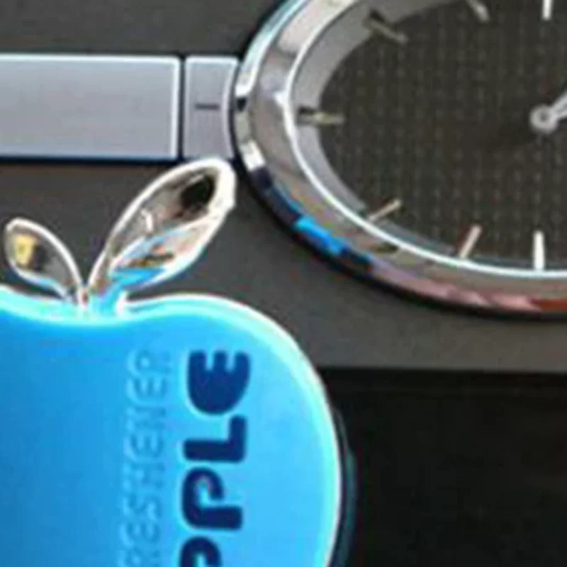 1PCS An Apple-shaped Car Air Freshener With Floral Fragrance - Featuring A Decorative Ventilation Clip Design