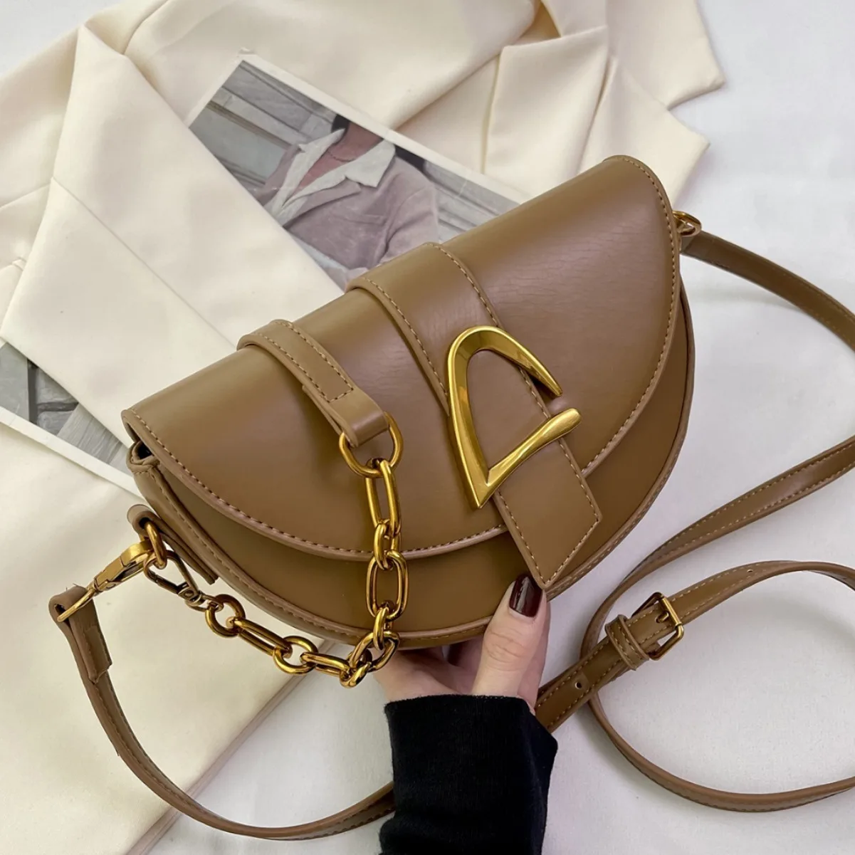 Single Shoulder Women's Bag French Luxury Niche Underarm For Women New Trendy And Fashionable Saddle Versatile Crossbody Party