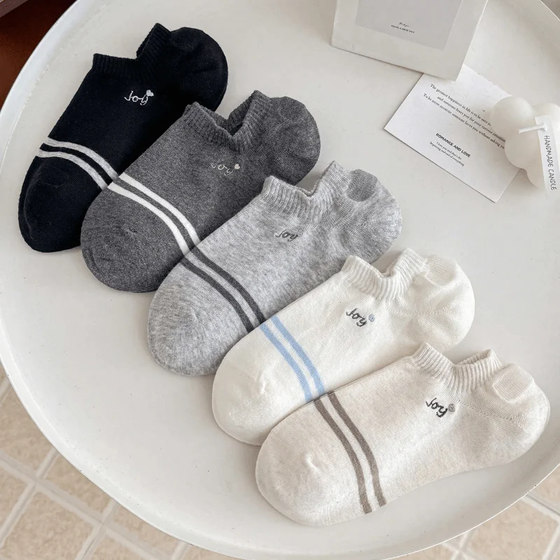 3 Paar Damen-Bootssocken aus gestreifter Baumwolle mit Herzstickerei, atmungsaktive, niedrig geschnittene modische Socken für Frühling und Sommer