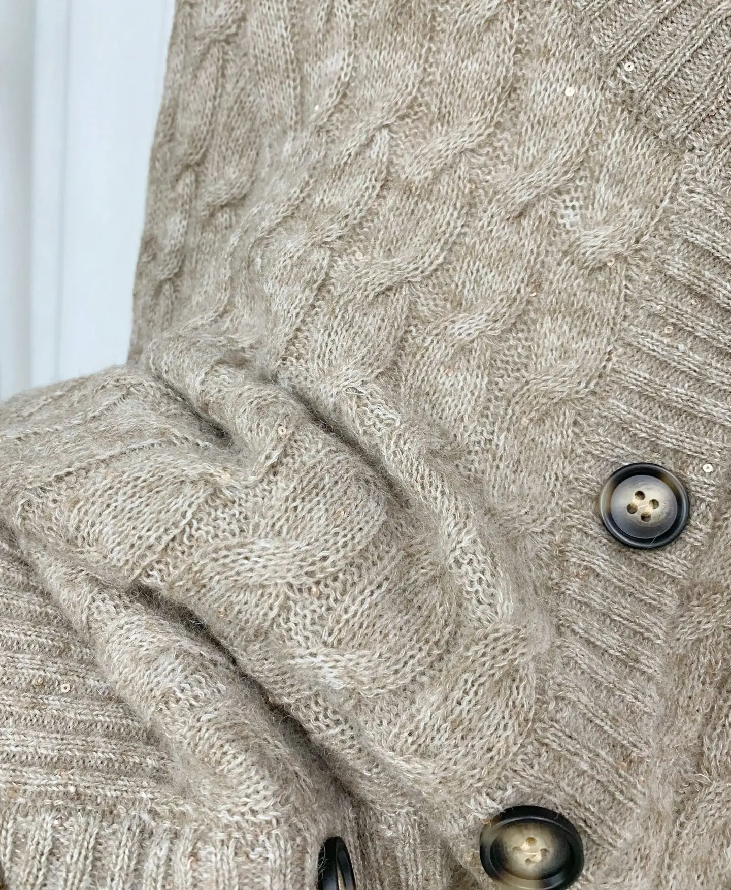 

Ранняя осень 2022, новый стиль, витые блестки, высококачественный отбеливающий вязаный кардиган, куртка с длинными рукавами