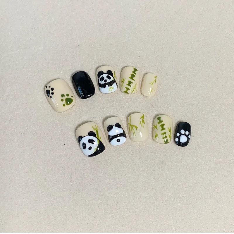 10pcs Handmade Short Press on Nails Cute Panda Pattern Fake Nail Patch Full Finished Hand Painted Round Head False Nail Tips