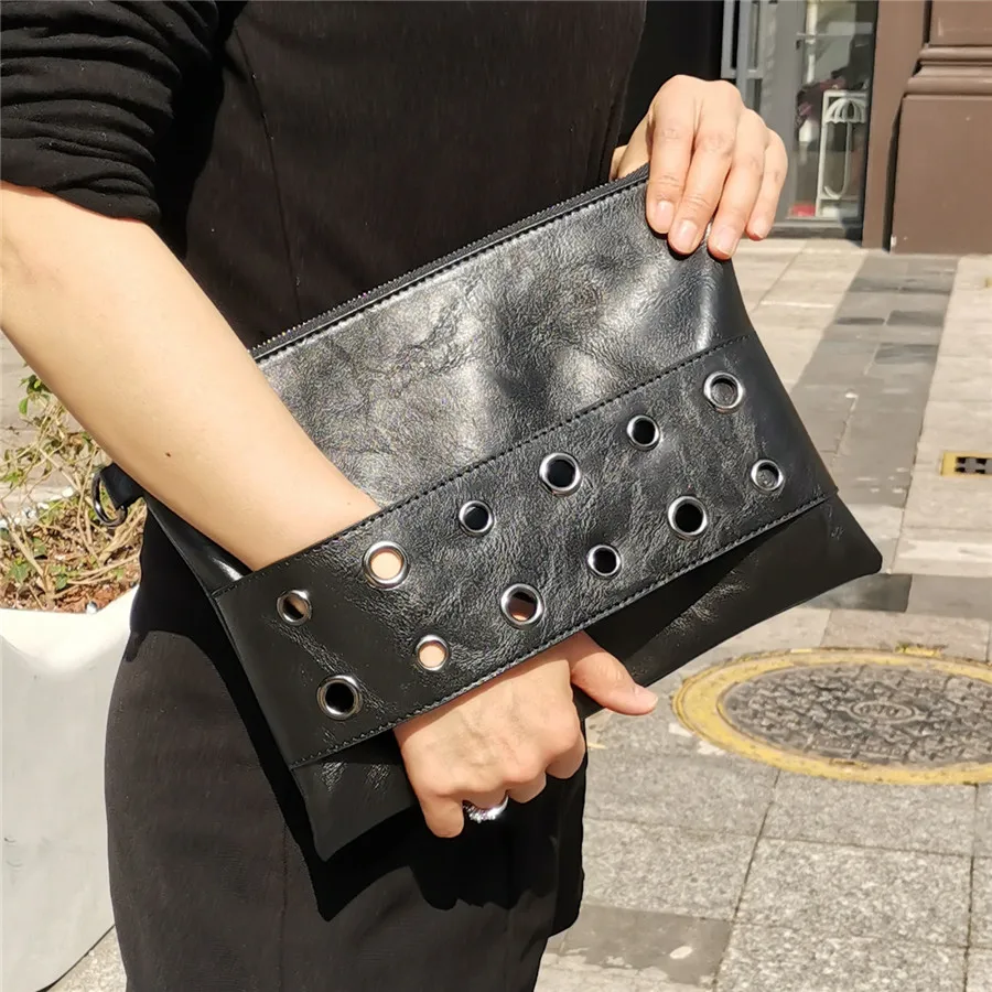 Brand design rivets Women Envelope Clutch Bag PU Leather ladies Crossbody Messenger Bag Female Shoulder bag party Clutches Wrist