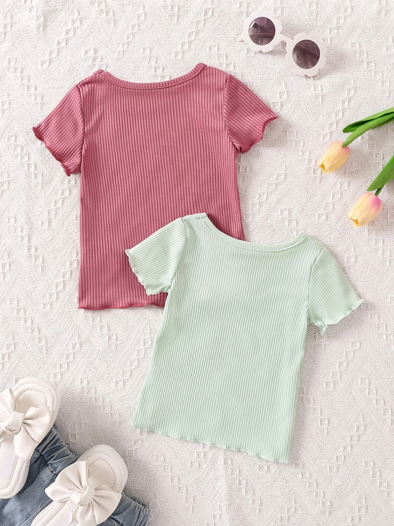 Girls' two-piece pit rib short-sleeved T-shirt set, in fresh bean paste pink and mint green colors, rolled cuffs design adds a p