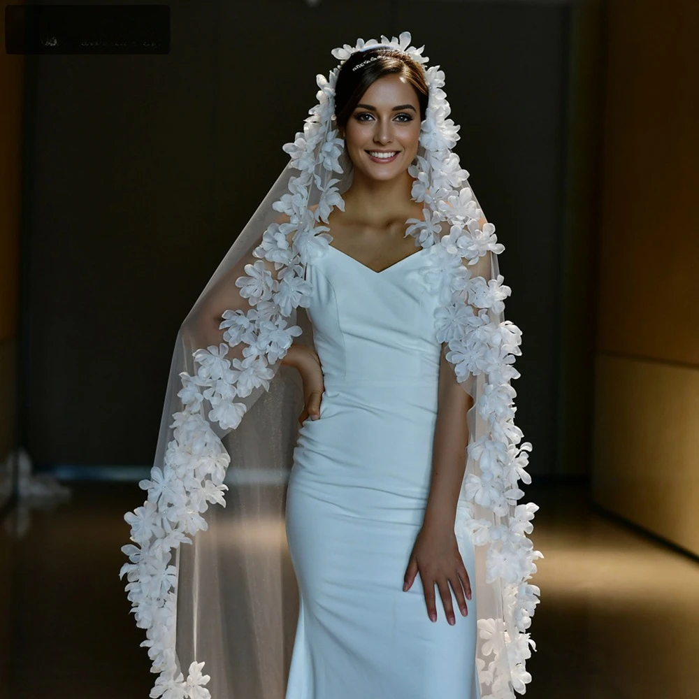 

Bridal Veil Exquisite Three-dimensional Flower Edge Single Layer with Hair Comb Soft Net Wedding Veil